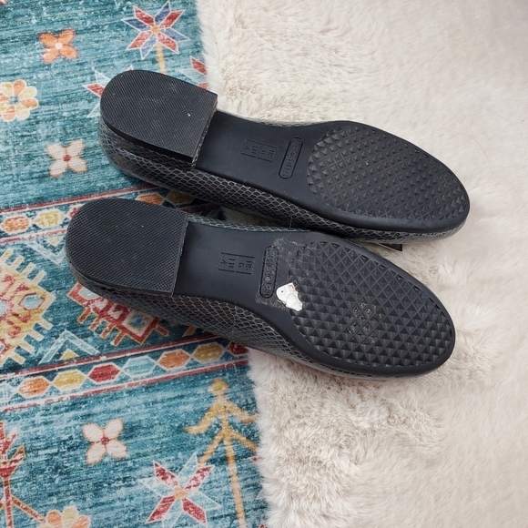 Aerosoles Gray Buckle Flats Women US 6 - Picture 10 of 11
